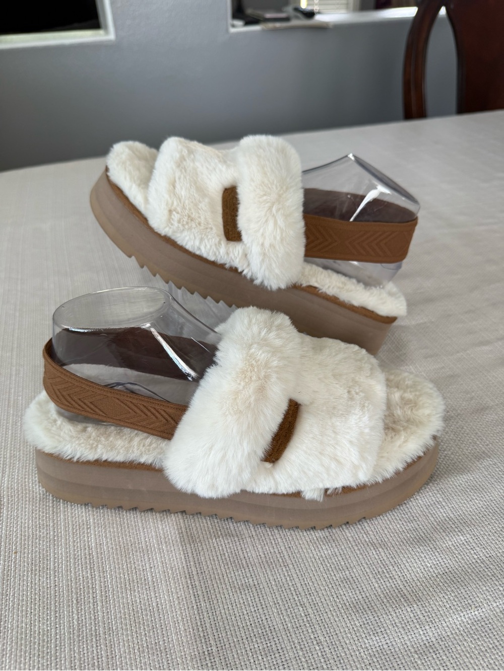 Koolaburra by ugg fuzz’n ll Cream Faux-Fur Platform Slide with Brown Strap